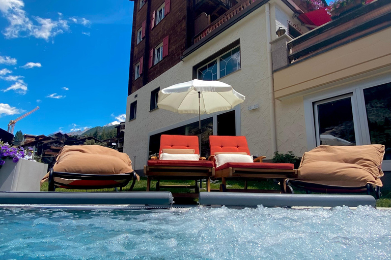 Zermatt: Private Outdoor Hot Tub Private hot tub
