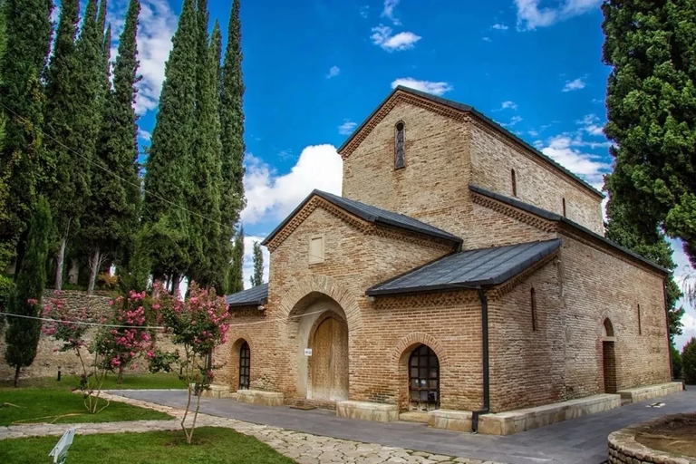 Tbilisi: Kakheti Wine, Bread, & Sighnaghi Day Trip