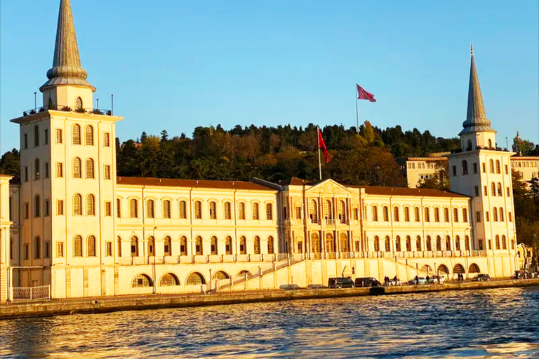 Istanbul: Bosphorus and Golden Horn Sunset Yacht Cruise