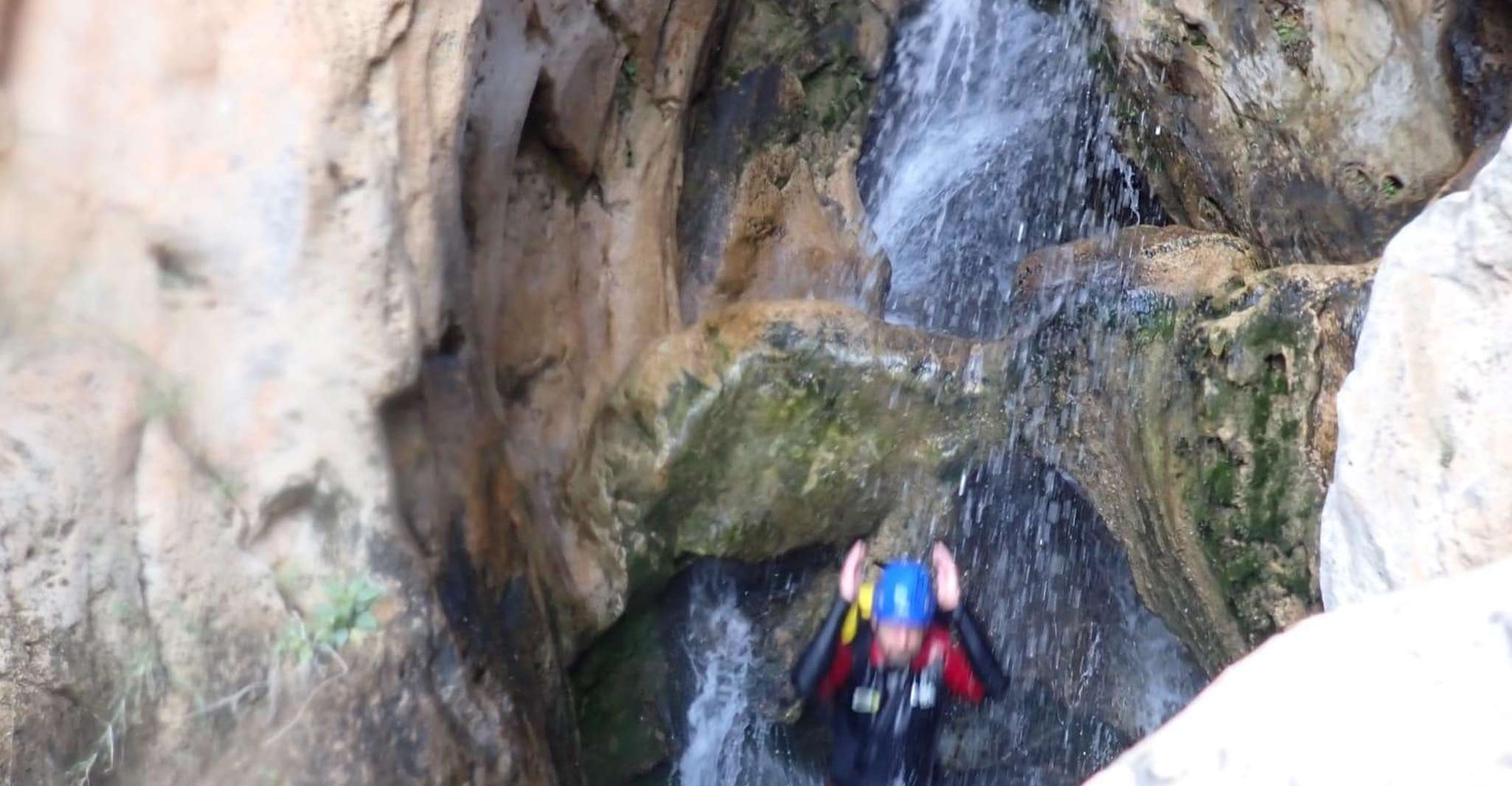 Water Canyoning nella grotta Turche Buñol (Valencia) - Housity