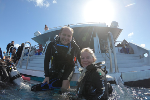 Port Douglas: Great Barrier Reef Introductory Scuba Diving
