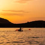 Golfo Aranci: kayak tradizionali o trasparenti, delfini e aperitivo