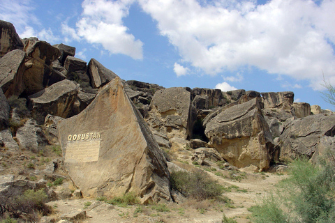 Bakou : Gobustan, volcans de boue, temple de feu et brûlant ...Bakou : Gobustan, volcans de boue, temple du feu et brûlant ...