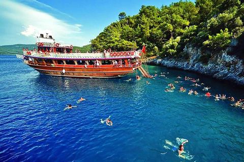 Marmaris: All-Inclusive Boat Trip with Lunch and Drinks All-Inclusive Boat Trip w/ Lunch, Soft Drinks & Transfer