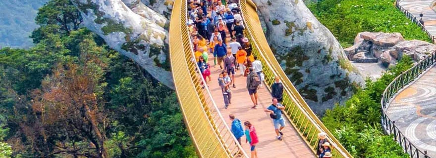 Hue : voiture privée aller-retour pour Hoi An via plusieurs attractions (aller simple)