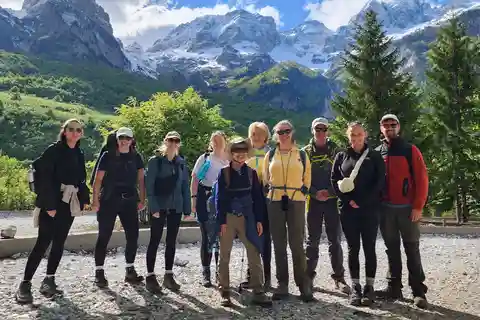 Da Tirana: Escursione di 3 giorni al lago Koman, Valbona e Theth