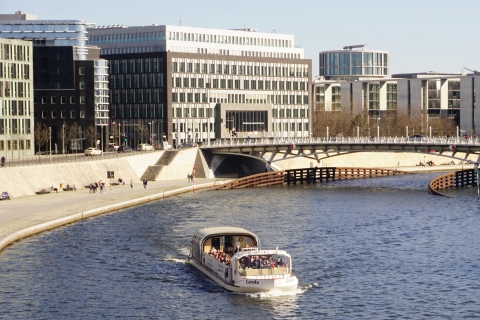 Berlin : Tour en bateau avec guide touristiqueBerlin : Croisière fluviale avec guide