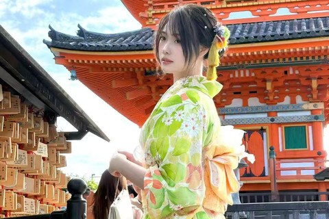 Kyoto: Luxury Kimono Photoshoot With ProfessionalPhotography