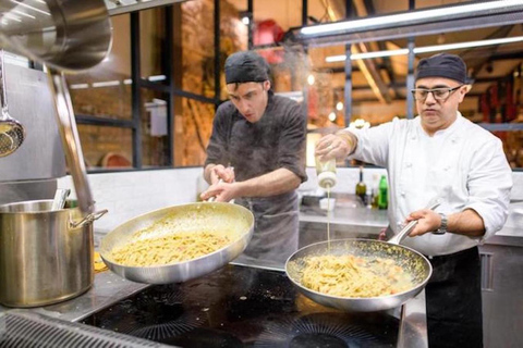 Rzym: Rzymska restauracja z jedzeniem i winemMenu Gold (3 dania)