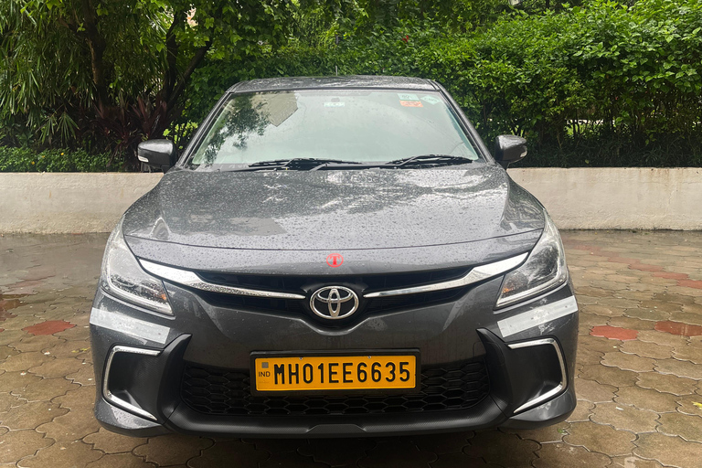 Mumbai: Toyota Etios or Glanza Car Rental with Chauffeur