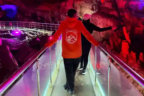 Caves & Canyons Tour