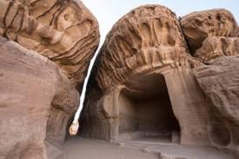 Al-Ula: Hegra, Dadan och Ikmah – höjdpunkter