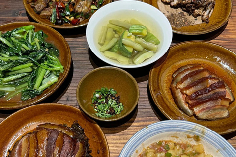 桂林至三江：东村、当地午餐和茶山其他语言的导游