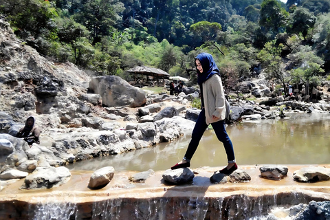 Bandung: cratere vulcanico, sorgenti termali, bagni di fango e tè