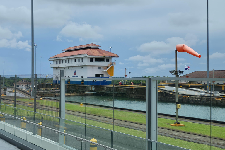 巴拿马城：巴拿马运河大西洋三水闸半日游从任何城市酒店或 Dreams Playa Bonita