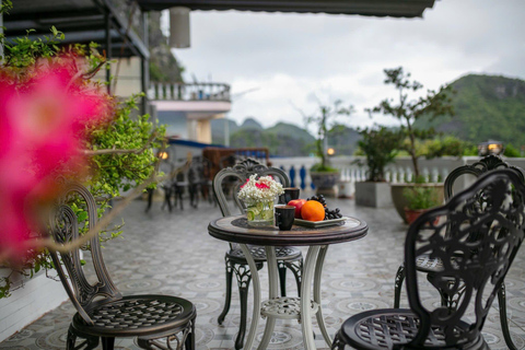 2-tägige Ha Long Bay Island Cruise Tour mit einem 3-Sterne-Kreuzfahrtschiff