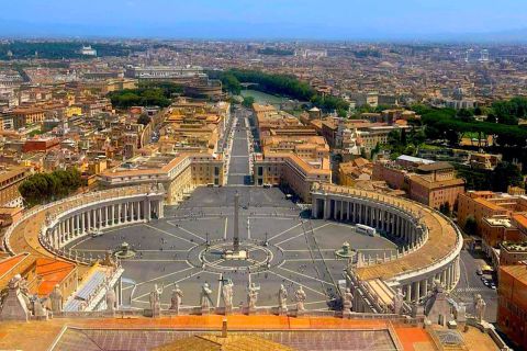 Rooma: Pietarinkirkko & paavin haudat -kierros ja kupolikierros.
