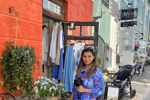 Helsinki: Guided Walking Tour with Local Guide