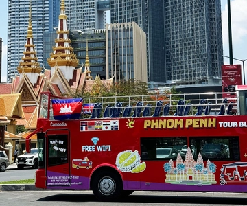 Phnom Penh: Hop-On Hop-Off Bus Ticket and Mekong Cruise