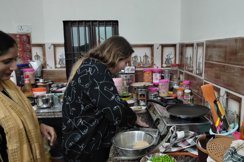 Local Food Tour with Cooking Class in Home Agra