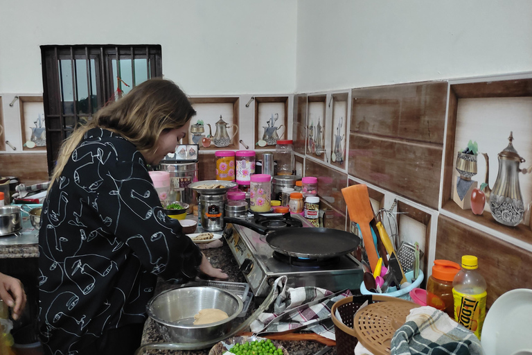 Local Food Tour with Cooking Class in Home Agra