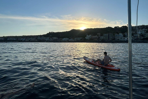Catania: Sunset Boat Excursion to Acitrezza + Dolphin Watching