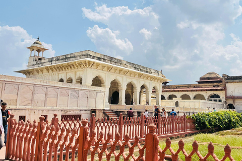 From Delhi to Agra : Taj Mahal Riverside & Fort Friday Tour