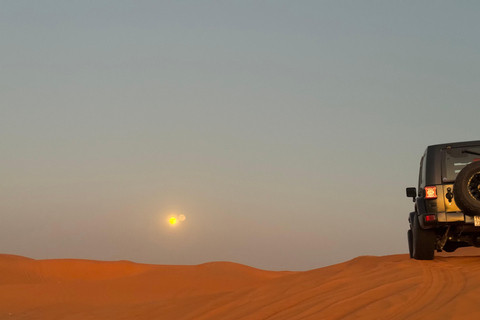 Riyadh Red Sands Tour : dune bashing & camel riding.