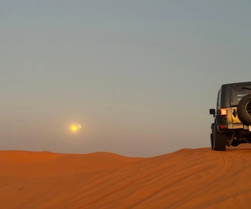 Riyadh Red Sands Tour : dune bashing & camel riding.