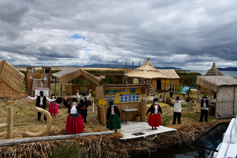 Lake Titicaca: Chimu Floating Island with totora weaving and fishing workshops Visit Chimu Island privately