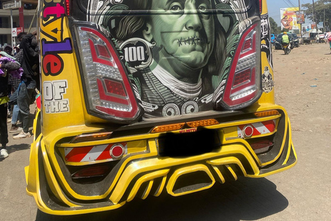 Nairobi: Matatu Safari, Uhuru Park e tour della città dal tetto del KICCNairobi: Safari Matatu, Parco Uhuru e tour della città dal tetto del KICC