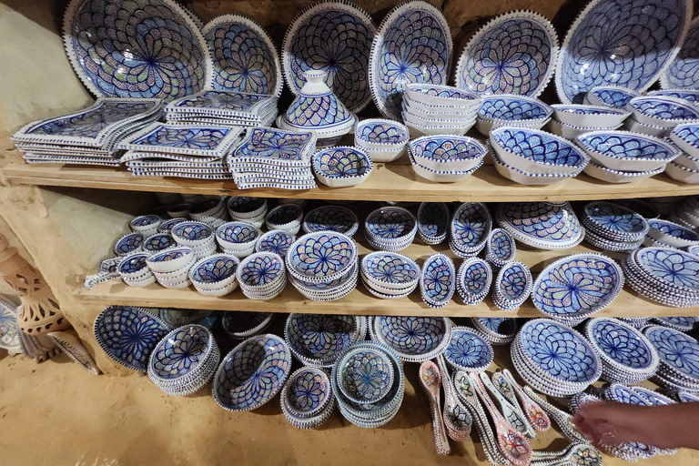 Süd-Djerba mit dem Roller: Olivenbäume, Töpferwaren und SonnenuntergangSüden von Djerba mit dem Roller: Olivenbäume, Töpferwaren und Sonnenuntergang