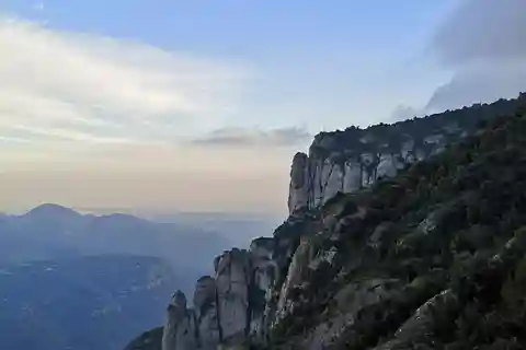 From Barcelona: Montserrat Monastery and easy sightseeing tour