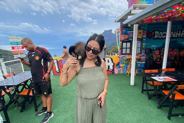 Kulturowa Immersja w Favelach RocinhaWycieczka po faweli Rocinha z kulturowym zanurzeniem