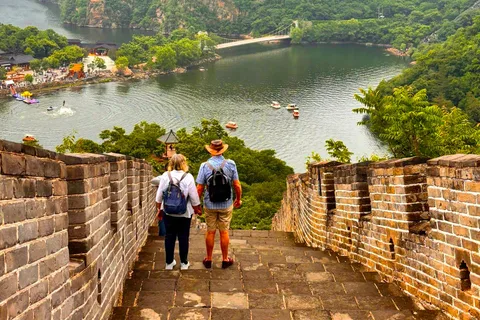 La Grande Muraglia dei Laghi e delle Vette a Mutianyu Ovest con crociera