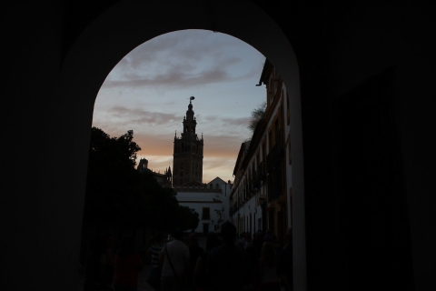 Sevilla: tour encantado a pie en español