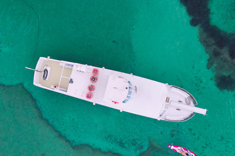 Alcudia Maiorca: Pôr do sol em barco com comida e bebida incluídasAlcudia, Maiorca: Pôr do sol num barco com comida e bebida incluídas