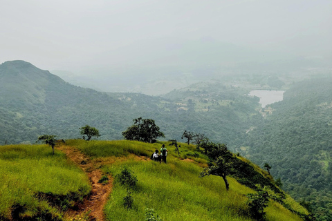 De Mumbai: trilha guiada ao Forte de Sondai com refeições e transporteDe Mumbai: trilha guiada ao forte de Sondai com refeições e traslados