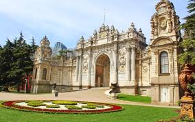 Istanbul: Dolmabahce Palace Guided Tour