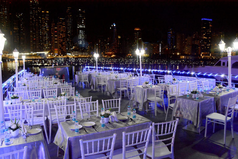 Dubai Best Dhow Cruise Marina Dinner &amp; Tanura ShowDubaï : Dhow Cruise Marina Multi Cusine Dinner &amp; Tanura Show