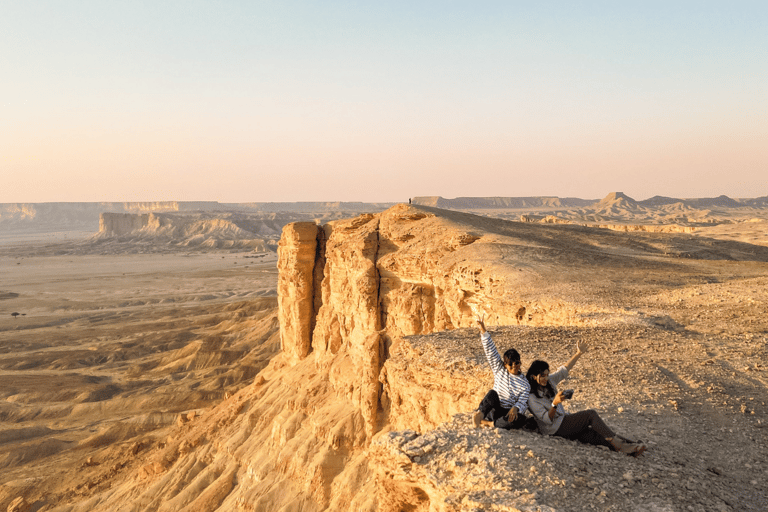 Riyadh: Edge of the World &amp; Keshta Tour