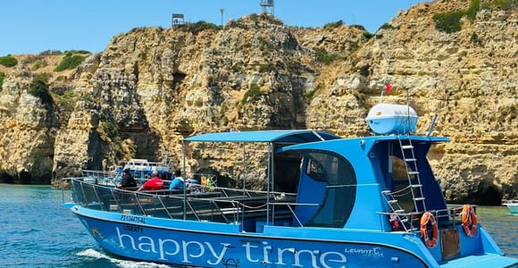 Lagos: Cuevas de Benagil en catamarán, un paseo de 2 horas y media para toda la familia