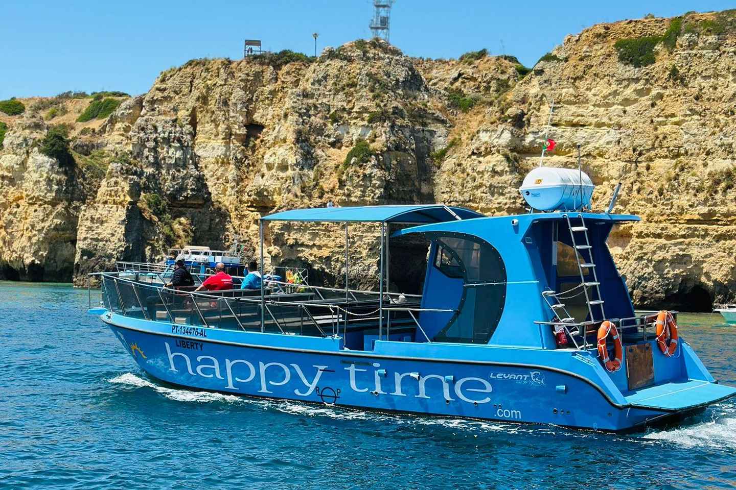 Lagos: Benagil Caves on a Catamaran 2.5-hour tour for the whole family