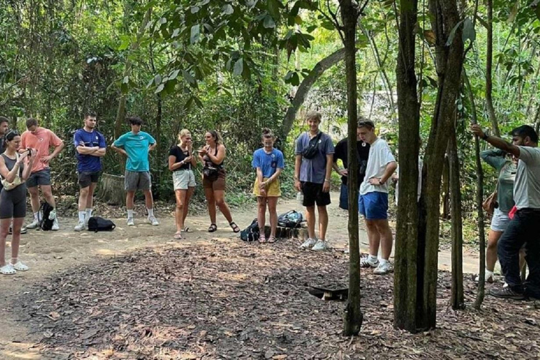 Verken de Cu Chi Tunnels tijdens een halfdaagse tour door Saigon