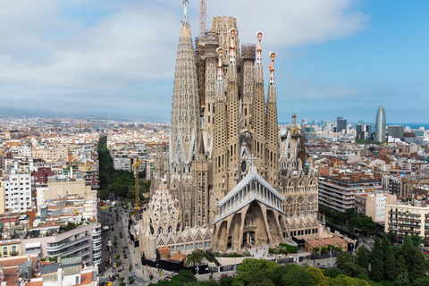 Barcelona: Sagrada Familia Tour met optie voor toegang tot de torenRondleiding zonder toegang tot de toren