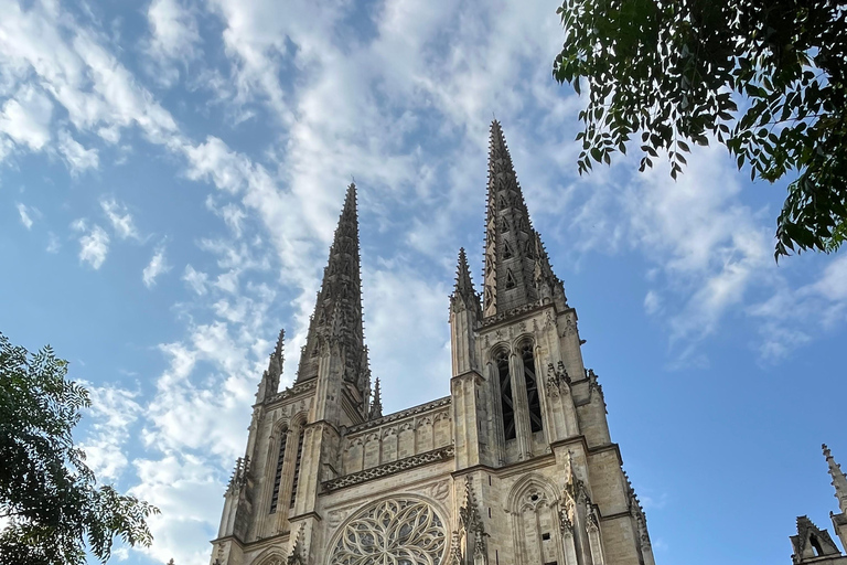 Bordeaux: Dark History Walking Tour with Local Guide El lado oscuro de Burdeos | Asesinatos, misterios y secretos