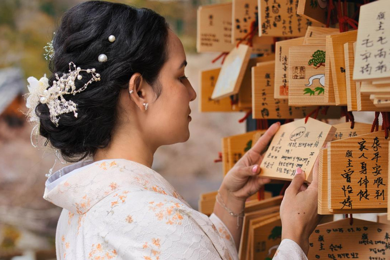 Tokyo: 1-hour private photo shoot 1-hour private photo shoot in Tokyo (solo, couples, and families welcome)