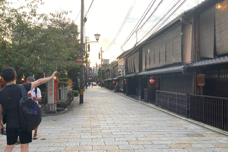 Miyako Odori Performance and Gion Walking Tour in Kyoto