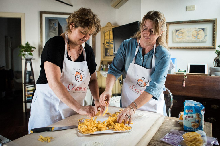 Sorrento: Pasta and Tiramisu Class at a Local&#039;s Home