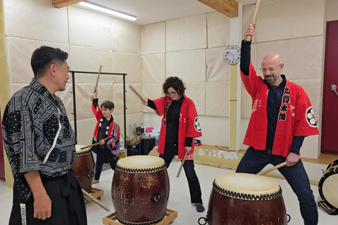 Kanazawa: Japanese Drum Lesson with professional players